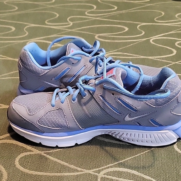 Nike Women's Athletic Shoes in Gray and Blue - Picture 7 of 8